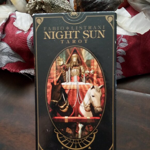 Knight Sun Tarot by Le Scarabo - Picture 2 of 3